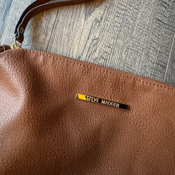 Steve Madden Camel Large Cosmetic Bag - Picture 2 of 3